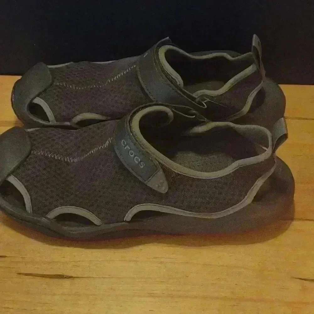 Men's Swift Water‎ mesh Crocs brown size 10